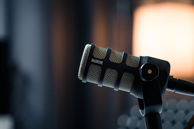 Hvordan finansielle virksomheder bruger podcast til at bygge troværdighed og nå nye investorer